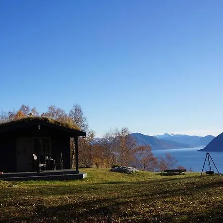 Holiday home Bregnehytte